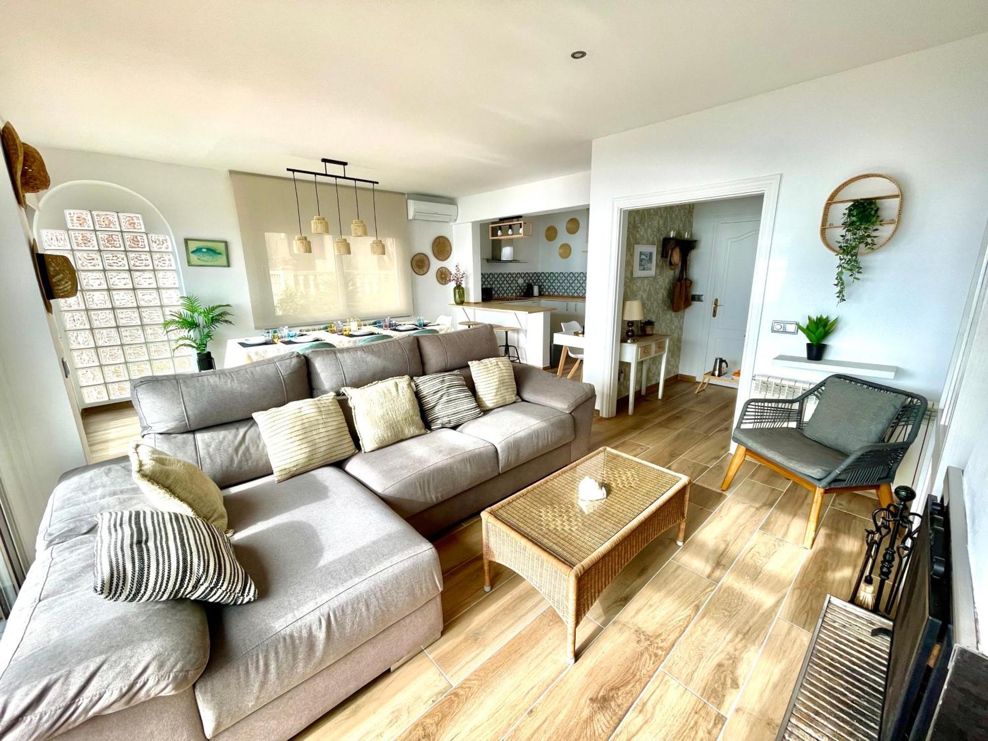 Seahomes Vacations, La Casa Blue Mediterranean Lifestyle بلانيس المظهر الخارجي الصورة